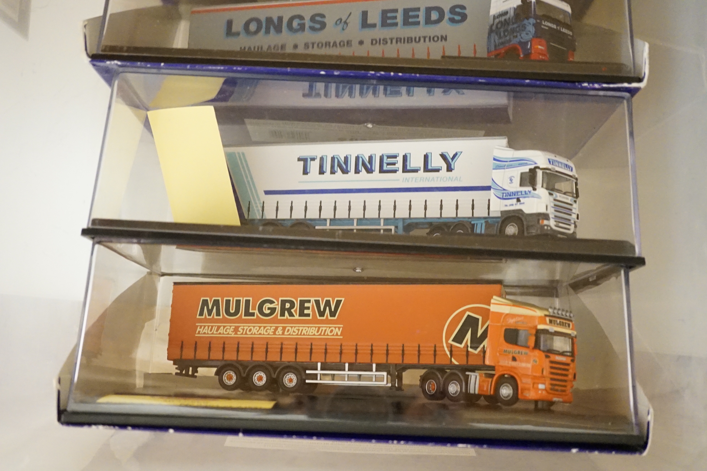 Nineteen boxed diecast commercial vehicles by Corgi Classics, Oxford Diecast, etc. and two Franklin Mint 1:24 scale Volkswagen Beetles
